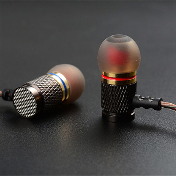 High-End Earphones with Enhanced Bass - Image 4