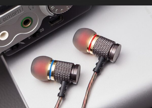 High-End Earphones with Enhanced Bass - Image 5
